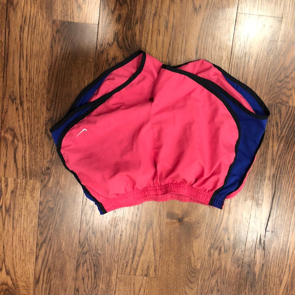 Small Nike colorful shorts